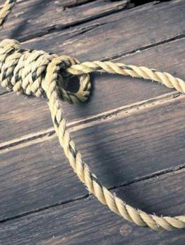 الشرطة تحقق في وفاة فتاة 