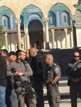 جنود الاحتلال في محيط الصخرة الشرفة1