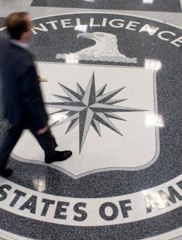 السي. آي. أيه تبحث عن عملاء براتب 104 آلاف دولار سنوياً!