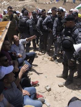 هدم الخان الأحمر في القدس 