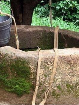 انتشال  جثة مسنة بعد سقوطها في بئر مياه