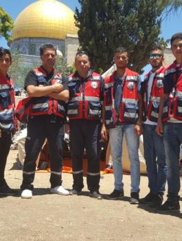 70 حالة اسعاف بينها 10 اصبات بالاغماء في المسجد الاقصى