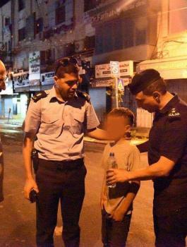 قصة الطفل الذي كادت تطحنه شاحنة جمع النفايات برام الله فجر اليوم