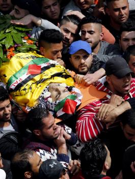 تشييع جثمان الشهيد محمد حطاب في مخيم الجلزون