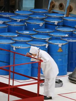 ايران وتخصيب اليورانيوم 