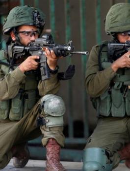 اصابة فتى بجراح بعد اطلاق النار عليه في بيت امر 