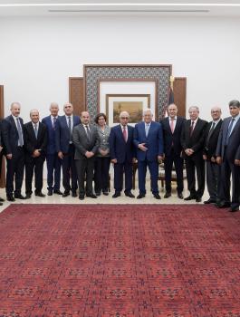 الرئيس يلتقي بوفد من رجال الاعمال الفلسطينيين 