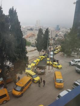 مواقف التكسي في رام الله 