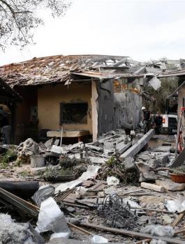 صاروخ فلسطيني يسقط في تل ابيب 