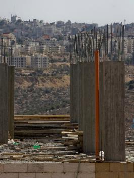 مباني قيد الانشاء في رام الله 