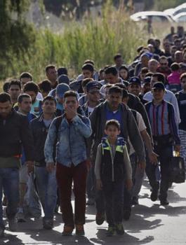 استطلاع: ربع مواطني الدول العربية يرغبون في الهجرة