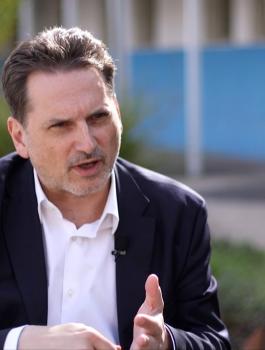 مفوض عام الاونروا واللاجئيين الفلسطينيين 