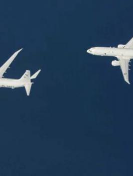 مقاتلة روسية تعترض طائرات تجسس امريكية 