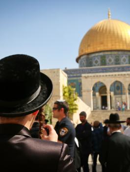 المستوطنون يقتحمون المسجد الأقصى 