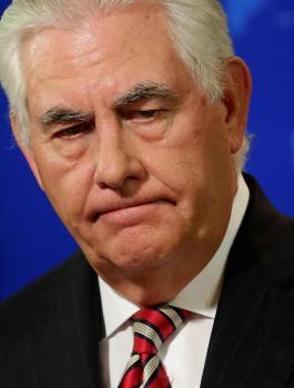 صحيفة تكشف: زعيمان عربيان وراء الإطاحة بوزير الخارجية الأميركي