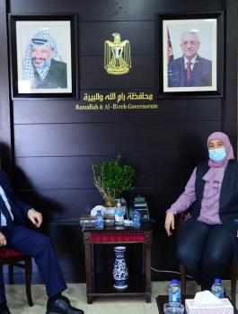 غنام ووزير المالية 