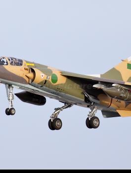 سلاح الجو الليبي يقصف أكبر تجمع لتنظيم " داعش " 