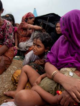 مسلمو الروهينغيا يواصلون الفرار من مجاز جيش ميانمار