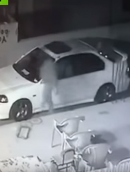 بالفيديو: فلسطيني يهجم على ملثم اطلق النار على سيارته في الداخل المحتل