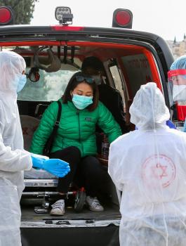 مضيفة طيران 