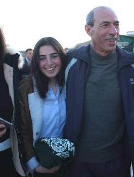 الافراج عن الصحفي نزال 