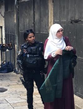 الاعتداء على المبعدين عن  المسجد الأقصى 