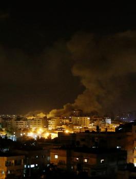 الطيران الحربي الاسرائيلي يقصف عدة مواقع بقطاع غزة فجر اليوم