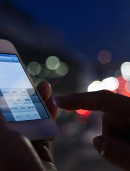 o-SMARTPHONE-NIGHT-facebook