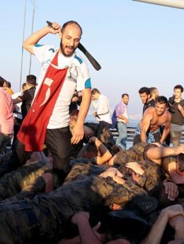 الحكم على جنود اتراك نفذوا انقلابا فاشلا في تركيا 
