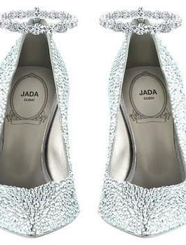 حذاء يعرض بـ300 ألف دولار!