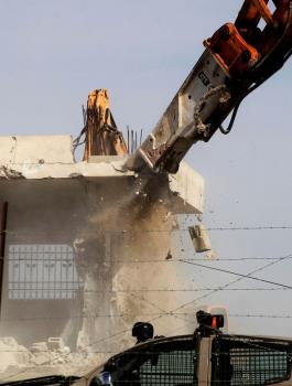 الاحتلال يهدم منزلين في بيت لحم واريحا