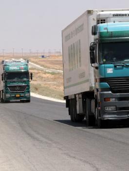 قافلة مساعدات اردنية لغزة 