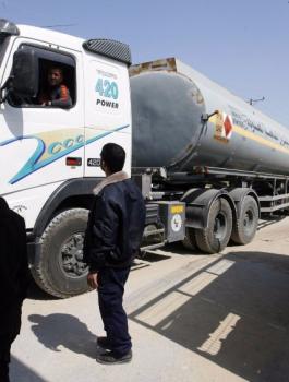 ادخال محروقات لغزة 