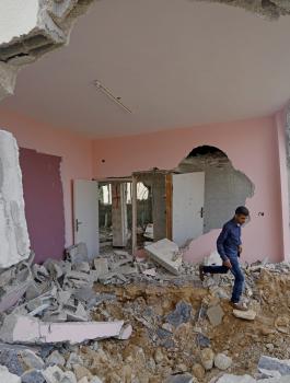 زوجة أحد قتلى عملية حلميش تطالب بطرد عائلة العبد إلى غزة