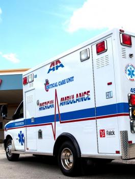 القبض على مسعف قتل 50 مريضاً 