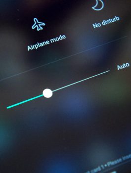 هاتف ذكي يعمل بدون بطارية 