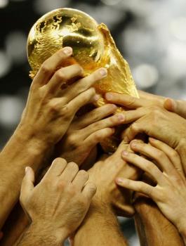 فتوى سعودية بجواز إفطار المشجعين واللاعبين في كأس العالم