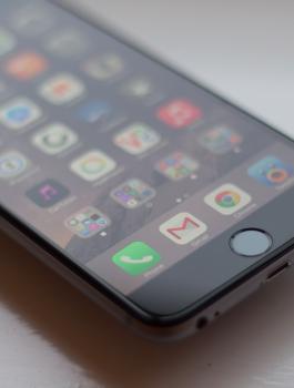 آبل: الطلب على هاتف آيفون 10 يفوق التوقعات