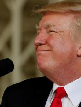 ترامب بعد هجوم برشلونة : اقتلوا المسلمين الارهابيين برصاص مغموس بدم خنزير 