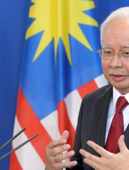 رئيس وزراء ماليزريا: لن نخاف من الولايات المتحدة
