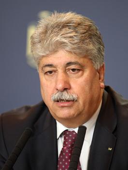 مجدلاني: المركزي سيركز على تحديد العلاقة مع إسرائيل 