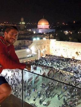 نجوم المنتخب الاسباني في القدس 