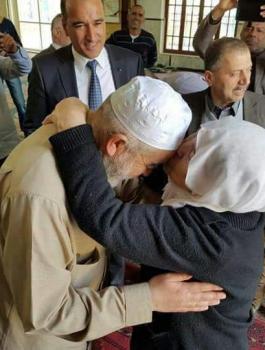الشيخ رائد صلاح والاسر ووالدته 