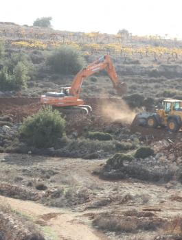 شق طريق استيطاني في بيت لحم 