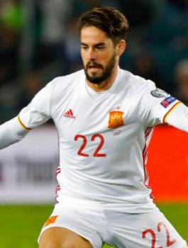 ايسكو ينجو من محاولة طعن في القدس 