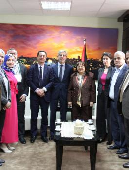 وزيرة الصحة 