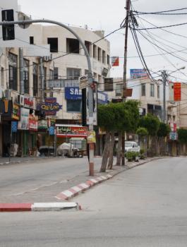 اغلاق محال تجارية في جنين 