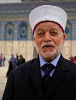 المفتي العام يحرم تمليك القدس واراضي فلسطين للأعداء 