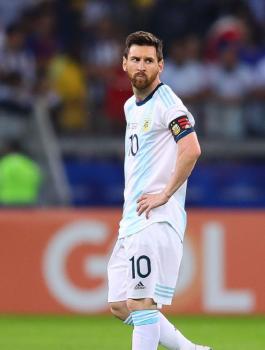 البرازيل وميسي والارجنتين 
