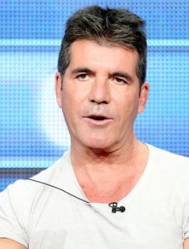  المذيع التلفزيوني الشهير سايمون كاويل